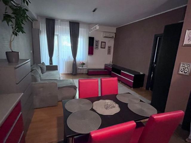 Apartament Semidecomandat / Complet Mobilat