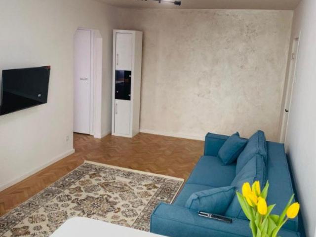 Apartament semidecomandat de inchiriat cu 2 camere in Gara de Nord
