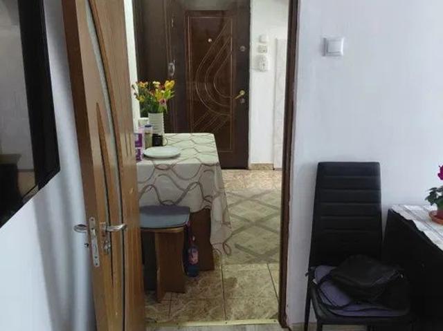 Apartament semidecomandat, 39 mp, zona Craiovita Noua
