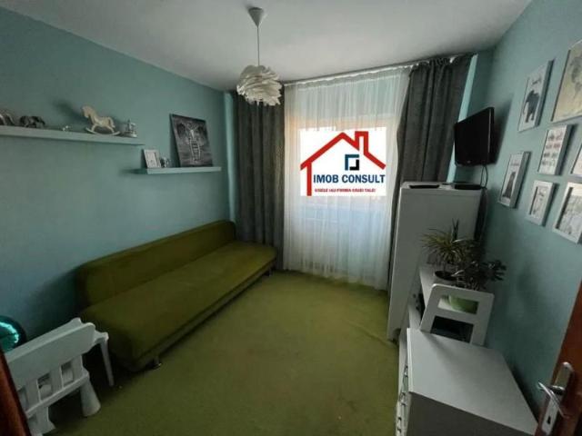 Apartament simpatic cu 2 camere decomandate Cod CE750