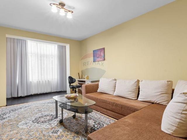 Apartament spațios cu 2 camere de închiriat în zona Po.