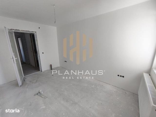 Apartament spațios de vânzare, loc de parcare 100 mp construiți