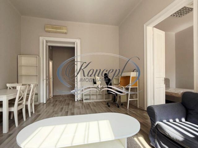 Apartament spațios, renovat, în centrul istoric