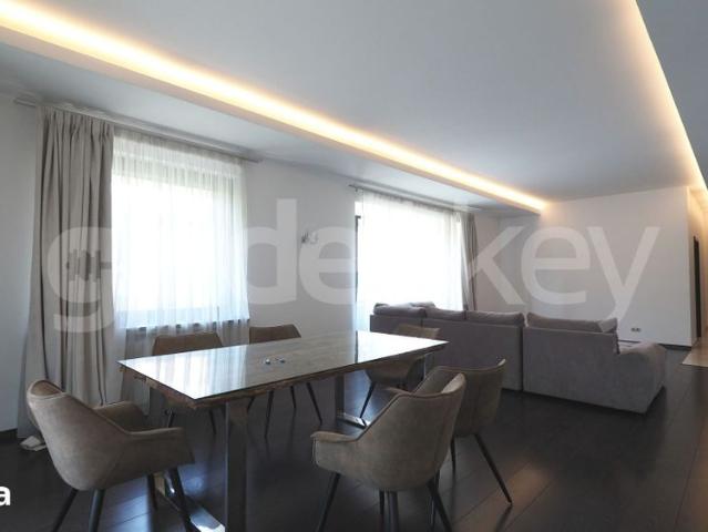Apartament spatios cu 3 camere | garaj | zona premium