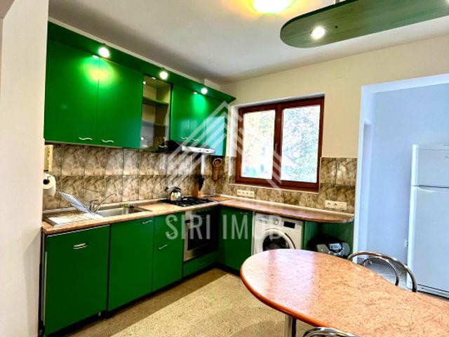 Apartament spatios cu 3 camere decomandate si 2 balcoane in Plopilor