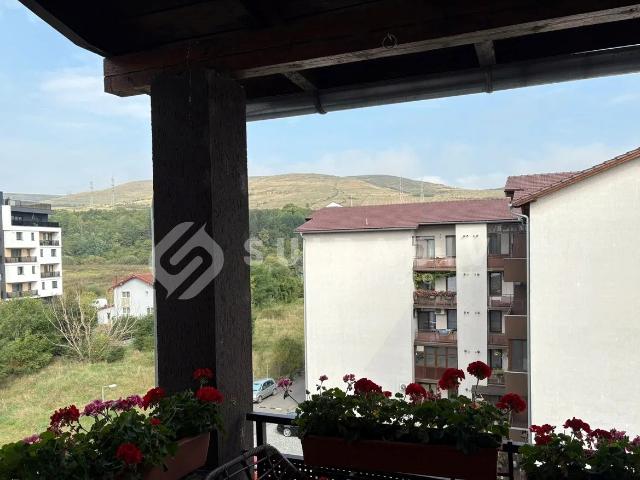 Apartament spatios cu 3 camere, parcare Floresti