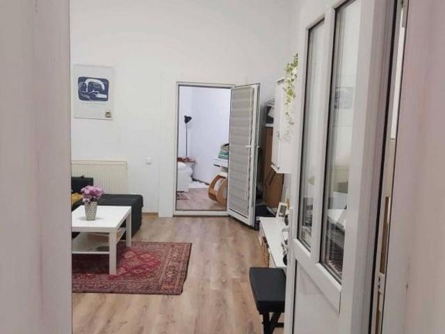 Apartament spatios cu 2 camere • Acces curte • Piata Mihai Viteazu