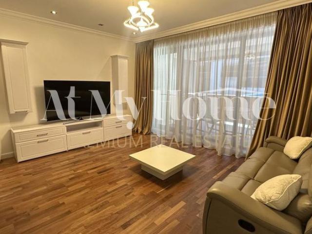 Apartament spatios cu 2 camere/ piscina exterioara/ terasa 21 mp/ Iancu Nicolae