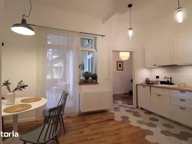 Apartament spatios cu farmec, in cladire istorica aproape de zona gari