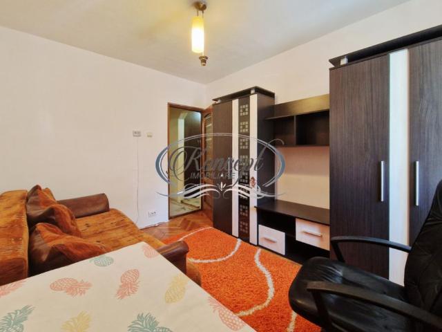 Apartament spatios cu parcare in apropiere de Golden Tulip