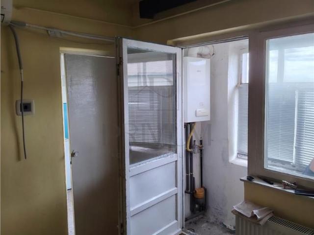 Apartament spatios Bucatarie Inchisa Balcon Centrala Proprie C