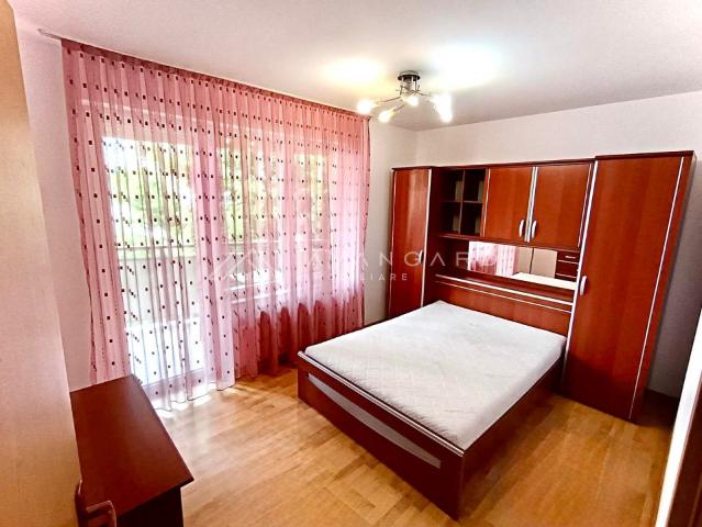 Apartament spatios de 3 camere, str. Bistritei