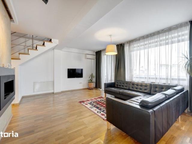 Apartament spatios de 4 camere cu loc de parcare, Calea Calarasilor!