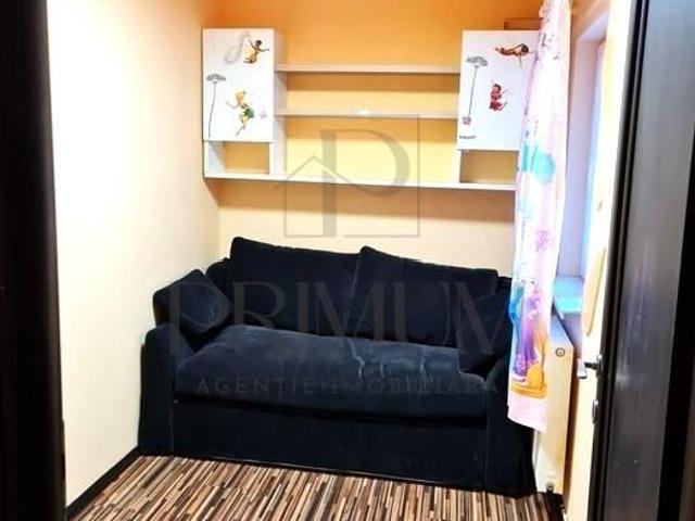 Apartament Spatios Etaj Intermediar Mobilat si Utilat Complet Zo