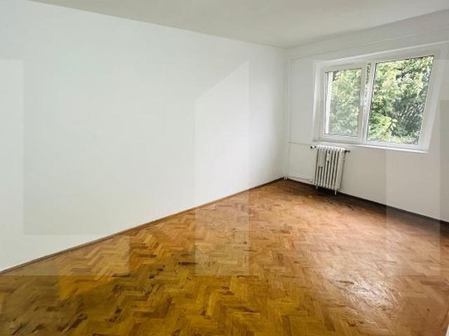 Apartament spatios, in bloc reabilitat, 2 camere, Zona Lebada, Arad