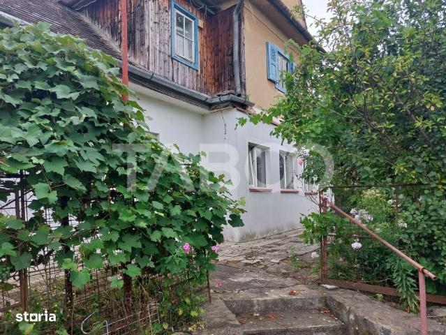 Apartament spatios la casa gradina 140 mp zona Livezii Cisnadie