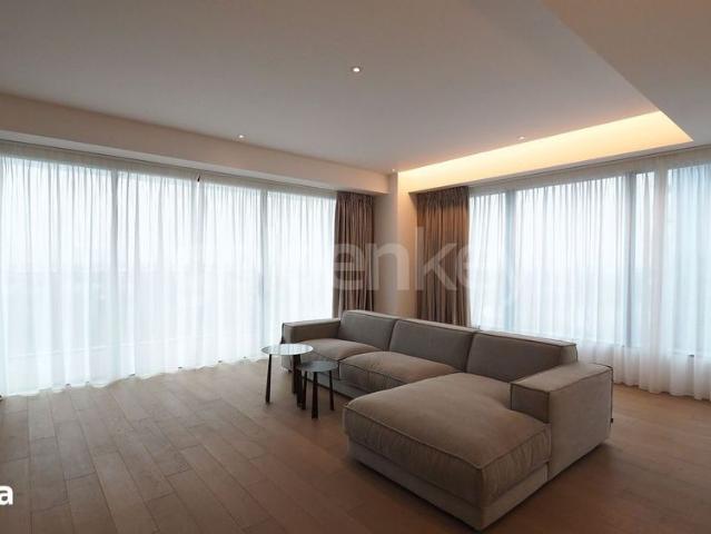 Apartament spatios si modern cu 4 camere | 2 garaje | ultra finisat