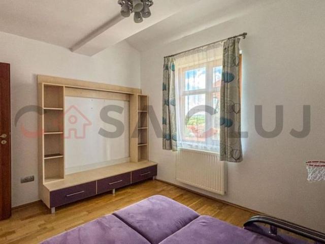 Apartament Spatios pe 2 etaje Garaj Complex securizat Baciu