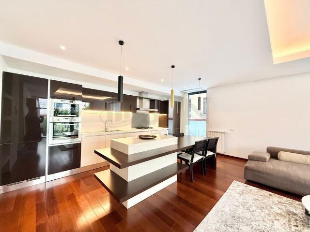 APARTAMENT SPECTACULOS l GRADINA 100 MP l 2 GARAJE l GYM.