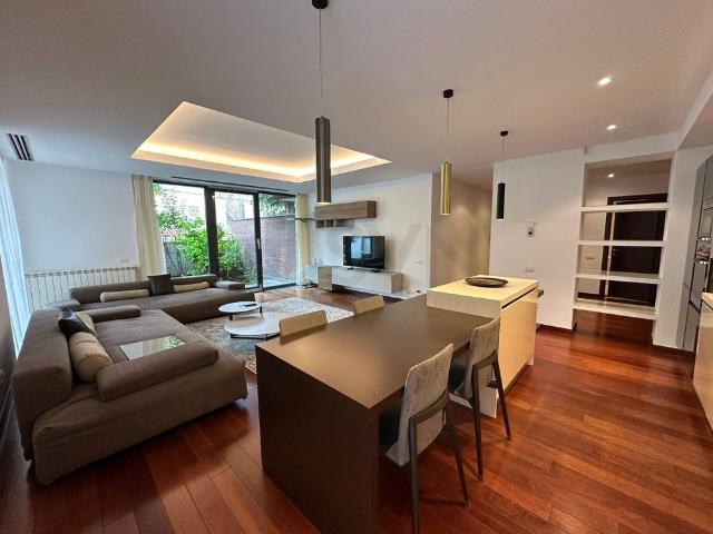 APARTAMENT SPECTACULOS l GRADINA 100 MP l 2 GARAJE l GYM.
