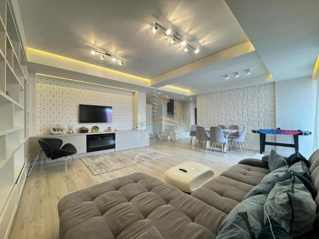 Apartament tip penthouse pe 2 niveluri 5 camere | Andrei Mureșanu |Confort Lux