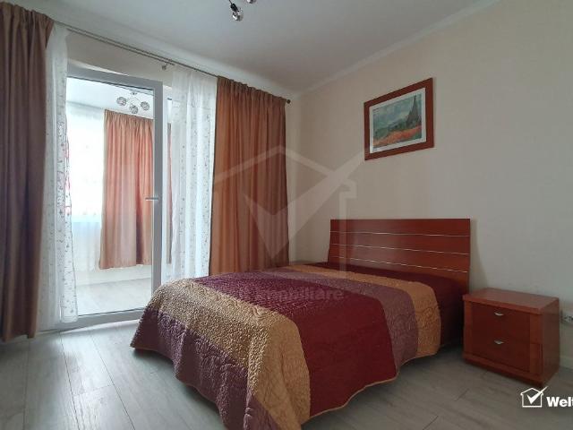 Apartament trei camere, semidecomandat, mobilat, zona BMW