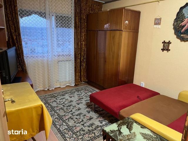 Apartament trei camere