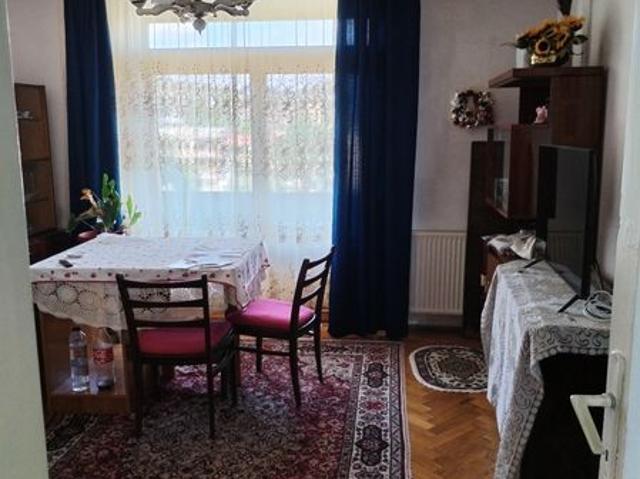 Apartament ultra central 3 camere etaj 3 din 4