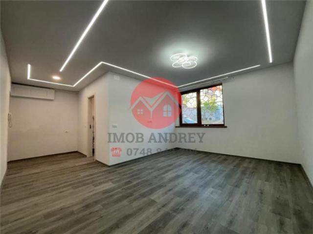 Apartament ultracentral 60 mp, mobilier la alegerea chiriasului de inchiriat