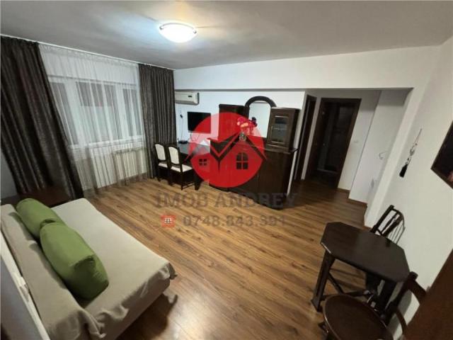 Apartament ultracentral, cu vedere catre Piata Civica, complet mobilat si utilat de inchiriat