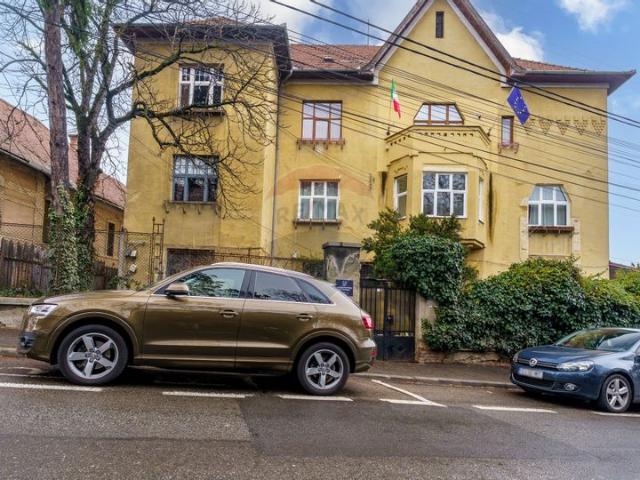 Apartament 3 camere vanzare in casă / vilă Cluj Napoca, Central vezi locația pe hartă