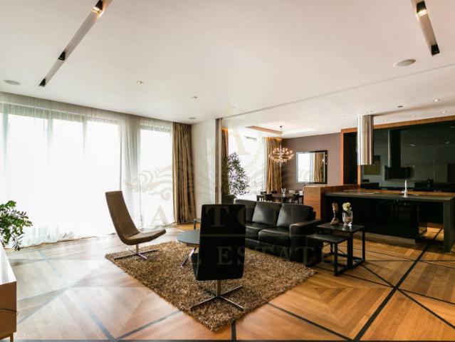 Apartament w rezydencji przy Parku Łazienkowskim