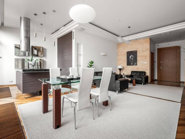 Apartament z basenem przy Parku – od czerwca