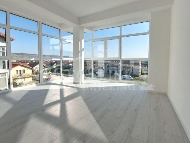 Apartament 136m² 4 camere dispus pe 2 niveluri Florești Str Prof I Rus