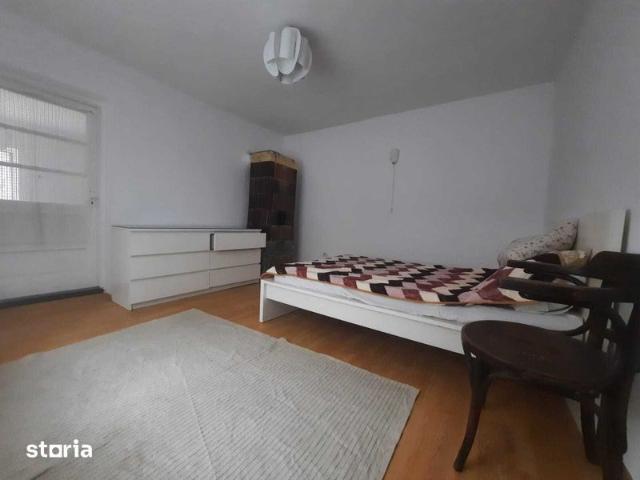 Apartament 1 cam la casa