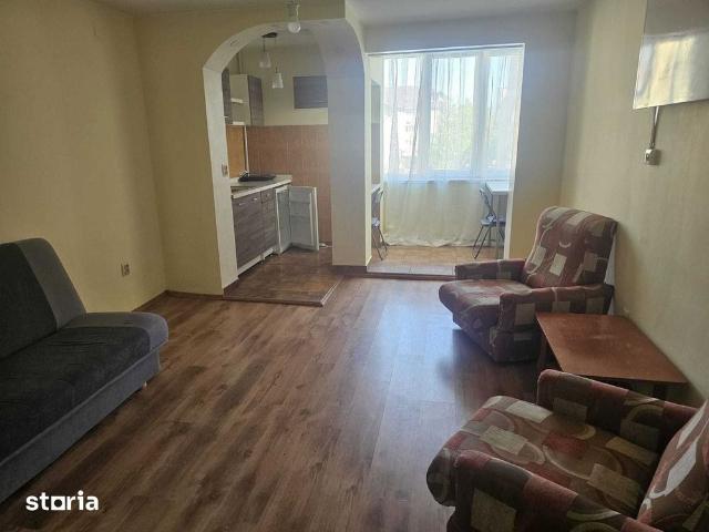 Apartament 1 camera decomandat zona UMF