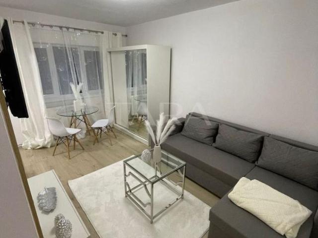 Apartament 1 camera renovat, complet, mobilat si utilat, de inchiriat