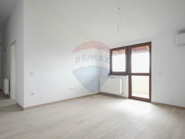 Apartament 1 camera vanzare in bloc de apartamente Brasov, Sanpetru vezi locația pe hartă