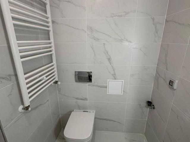 apartament 1 camera 37 mp complex unirea towers nemobilat 300 euro