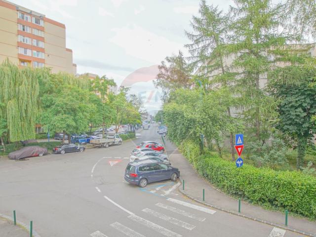 apartament 2 cam de închiriat zona griviței mobilat și utilat etaj 1