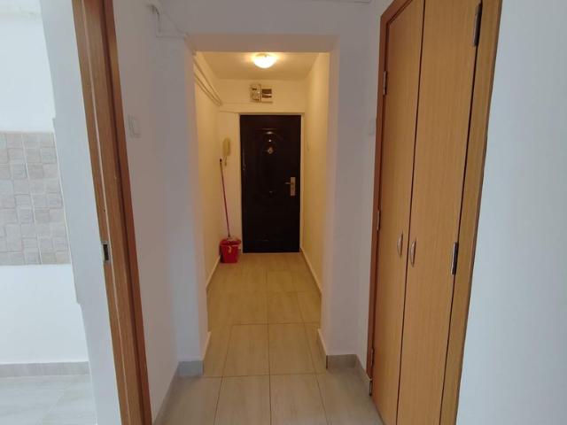 Apartament 2 cam dec. Zimbru, la bulevard, liber, centrala!