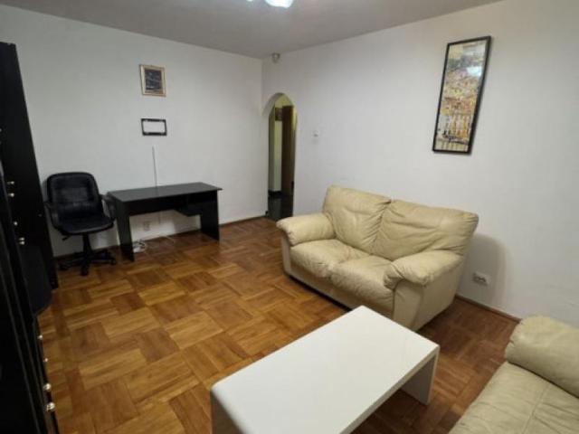 Apartament 2 cam, parter/4, Carol Davila