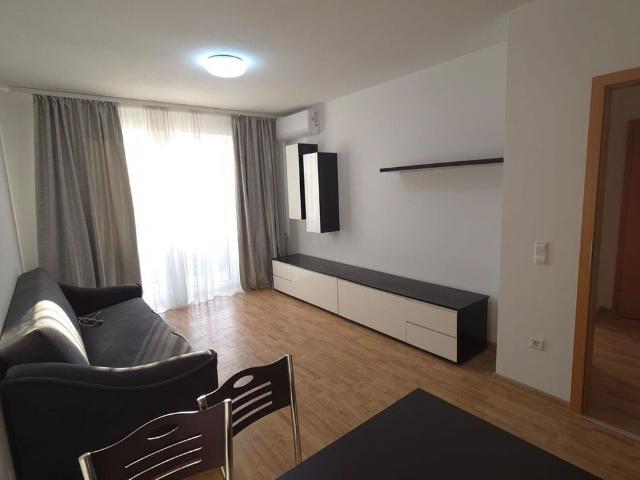 Apartament 2 camera zona Avangarden