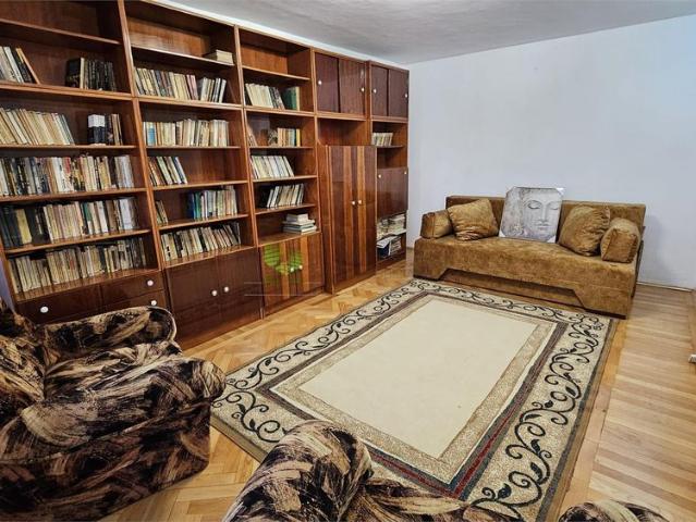 Apartament 2 camere mobila utilat zona Judetean,400 Euro