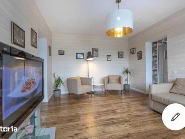 Apartament 2 camere mobilat, centru vechi, vedere spre Tampa si Teatru