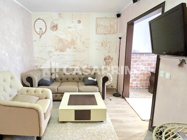 Apartament 2 camere, mobilat, et. 1, 350 euro, parcare inclusa, Rasarit de Soare