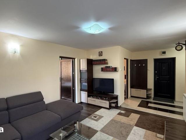 Apartament 2 camere, mobilat, etaj 4, vizavi de primărie