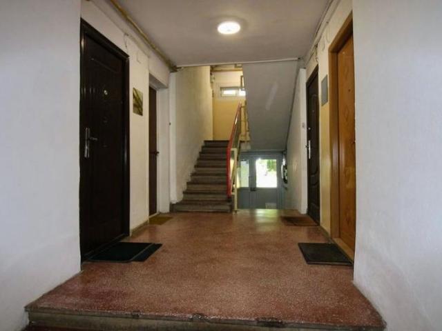 Apartament 2 camere, mobilat, etaj 1/4, Aleea Compozitorilor, aproape de metrou