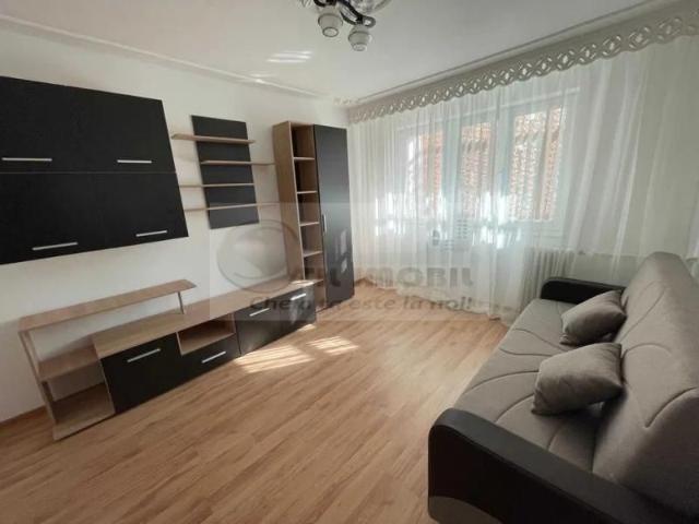 Apartament 2 camere Nicolina 380 euro