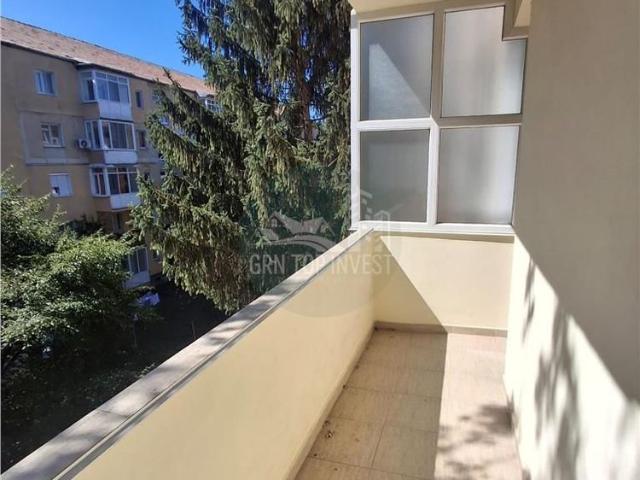 Apartament 2 camere balcon zona Cedonia